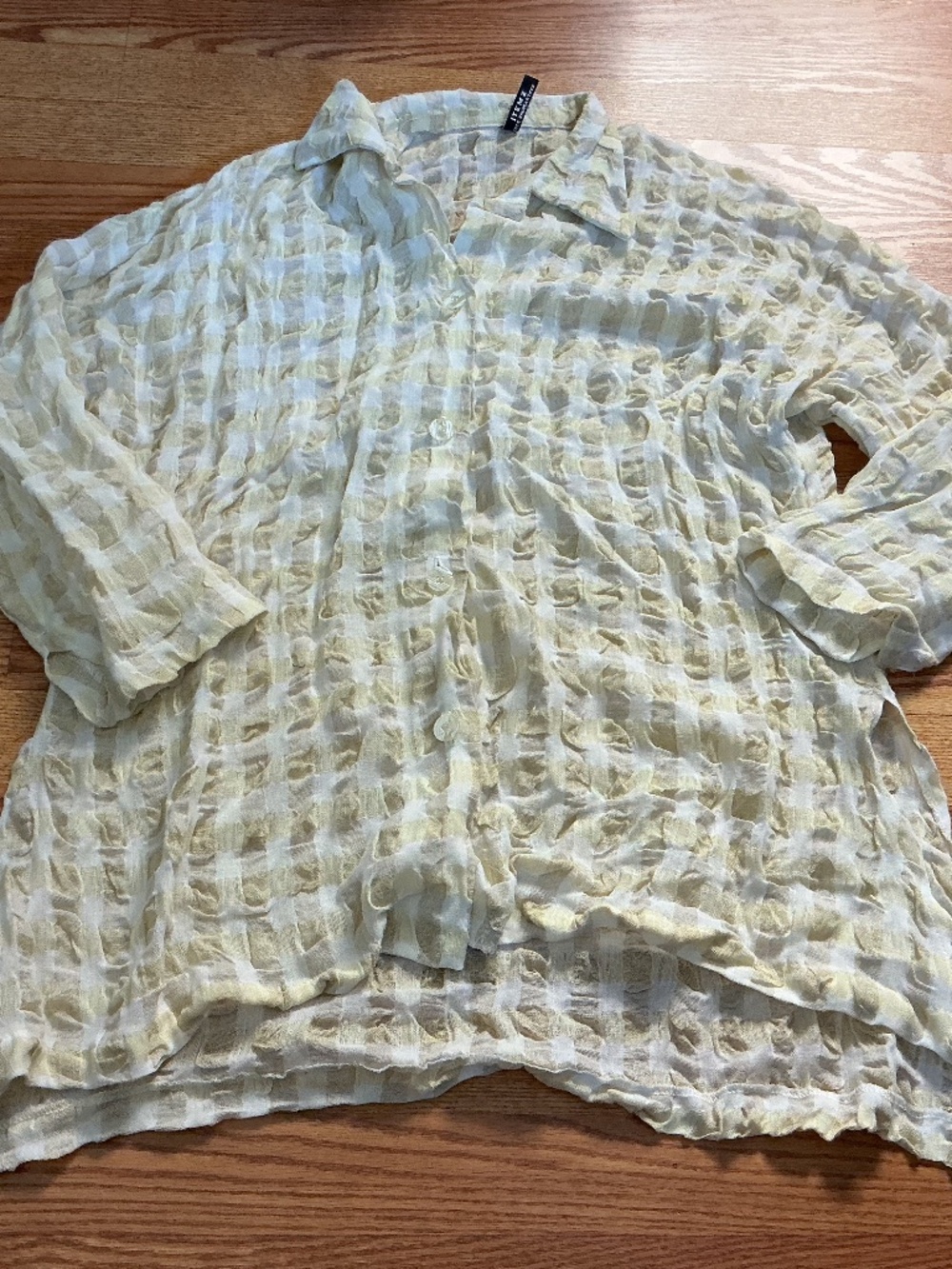 Itemz Chris Baumgartner Pale Yellow, Beige & Cream Plaid Seersucker Blouse OS